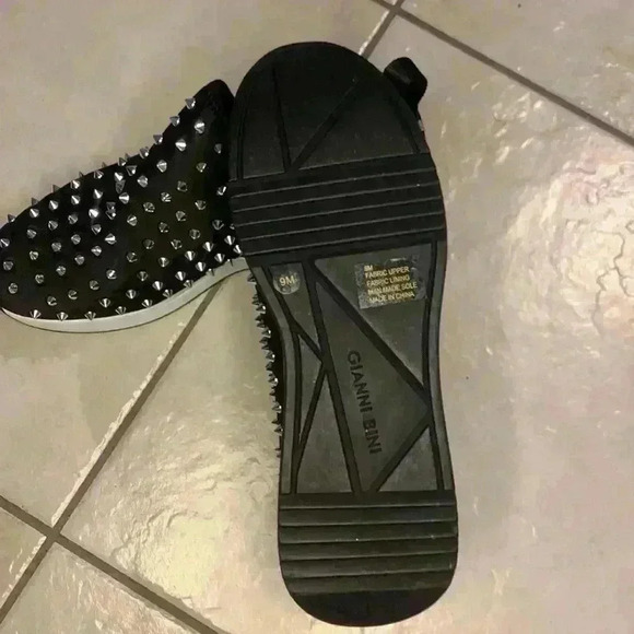 Gianni Bini studded slip on sneakers size 9 new without box - Picture 6 of 6